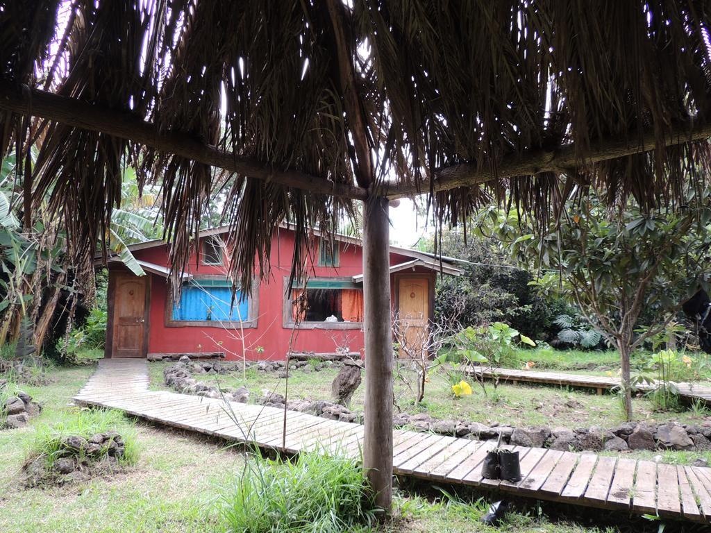 Cabanas Moenga Hanga Roa Exterior foto
